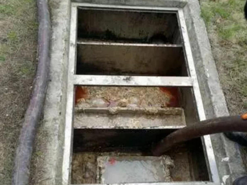白云矿区隔油池清理