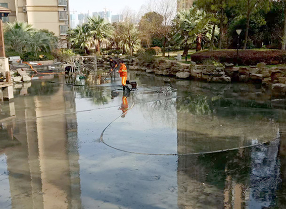 白云矿区景观池淤泥清理